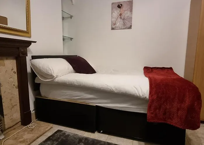 4-Bed Apartment In Central London
